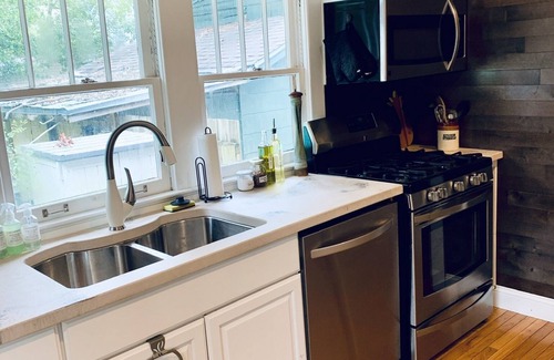 Old East Hill Casa | Pet Friendly 2/1.5 in the Heart of Historic Pensacola