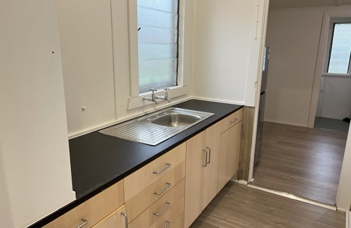Grafton Casa | Pet Friendly 2 Bedroom Cottage with Yard