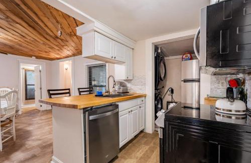 Cary Casa | Pet-Friendly 2BR Ranch Wifi Parking Near RTP