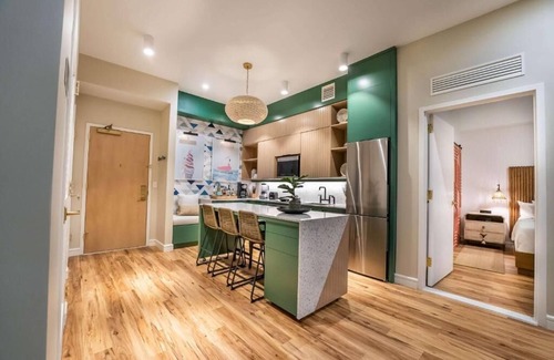Bay Lake Hotel | Pet-friendly 2BR Suite with Private Balcony, Free Breakfast, Shuttle & Parking!