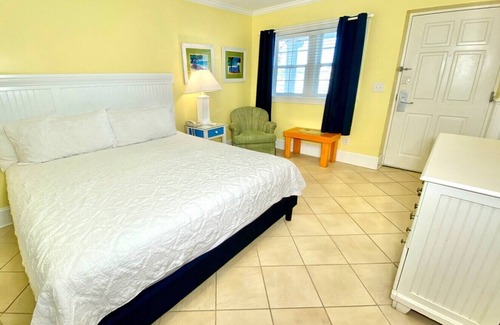 Atlantic Beach Hotel | Pet-friendly, 3 Blocks to Beach, Centrally Located! Unit 114