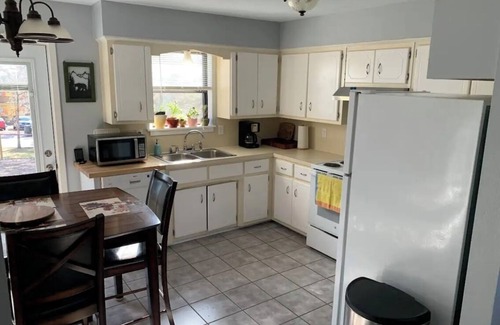 Heber Springs Casa | Pet-Friendly 3-bedroom neighborhood home close to shopping, lake and river