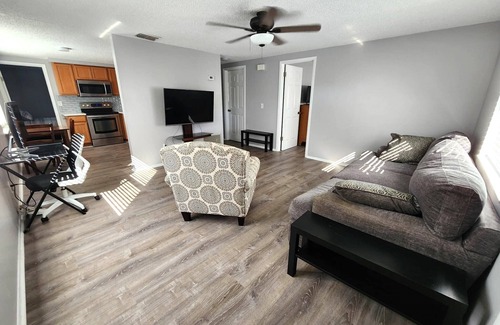 Braden River Casa | Pet Friendly 3 Bedroom Home With Fenced Yard