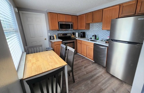 Braden River Casa | Pet Friendly 3 Bedroom Home With Fenced Yard