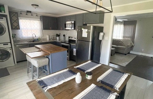 Paw Creek Casa | Pet Friendly 3-bedroom House Close To Everything in Charlotte