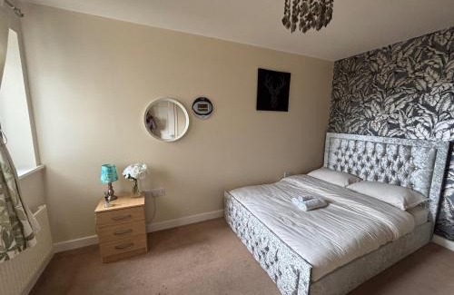 Grays Apartamento | Pet Friendly - 4 Guests - Free Parking