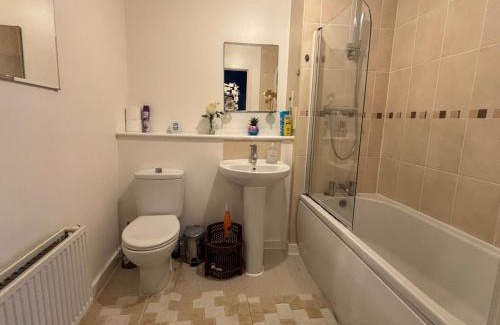 Grays Apartamento | Pet Friendly - 4 Guests - Free Parking