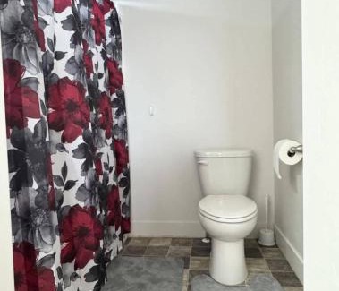 Salt Lake City Casa | Pet-Friendly 5BR Near Hospital & TRAX with Projector