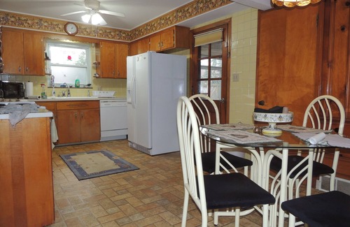 Northwest Akron Casa | Pet Friendly - 6 mi from National Park, Blossom Music