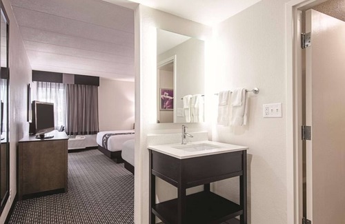 Portland Hotel | Pet-Friendly Accommodation Perfect for Portland Family Adventures, 2 Rooms