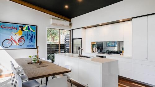 Macmasters Beach Casa | Pet Friendly and Easy Walk To Macmasters Beach