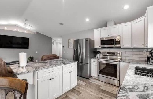 Cathcart Casa | Pet Friendly and Spacious Valley View Family Home