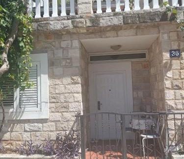 Petrovac Apartamento | Pet Friendly Apartment Ground Floor