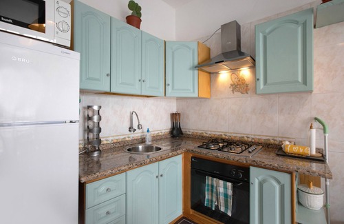 La Jaca Apartamento | Apartamento que admite mascotas Piso Drago con vistas al mar, jardín y Wi-Fi