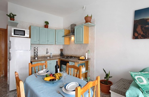 La Jaca Apartamento | Apartamento que admite mascotas Piso Drago con vistas al mar, jardín y Wi-Fi
