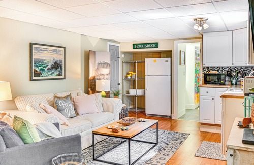 Aquebogue Apartamento | Pet-Friendly Home w/ Hot Tub Near the Hamptons!