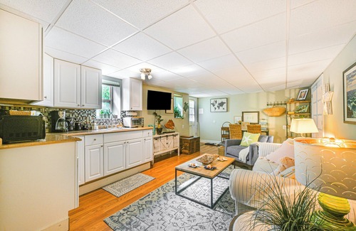 Aquebogue Apartamento | Pet-Friendly Home w/ Hot Tub Near the Hamptons!