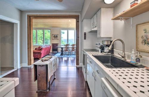 Apache Shores Casa | Pet-Friendly Austin Home with Deck, Yard, and Views!