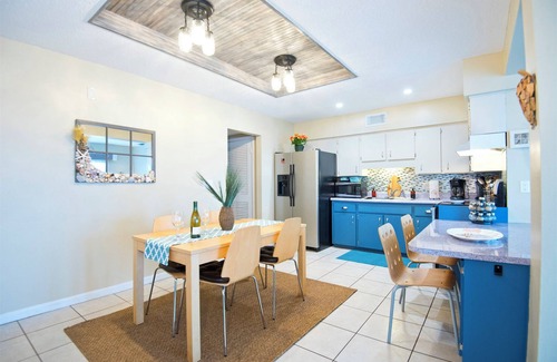 New Smyrna Beach Apartamento | Pet Friendly Direct Oceanfront Angel Inn the Sand - Gecko Unit Downstairs South