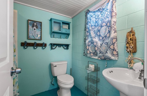 Cherry Grove Beach Casa | Pet Friendly Beach House, Short Walk To Beach + FREE DAILY ACTIVITIES!