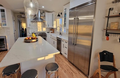 Holgate Casa | Pet Friendly. Bayfront. Salt water Pool. Private Bay Beach.