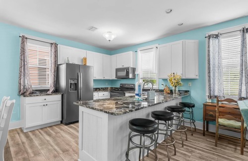 Port St. Joe Casa | Pet Friendly Beach House - Sandy Toes