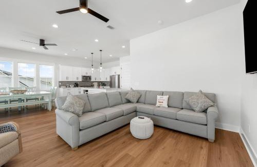Port St. Joe Casa | Pet Friendly Beach House - Sand Castle Hideaway by Panhandle Getaways