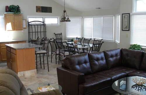 Gold Coast Condominio | ¡Se admiten mascotas frente a la playa por la mitad del precio!