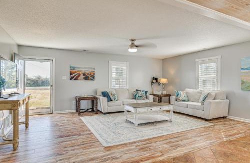 Morehead City Casa | Pet-Friendly Beaufort Home with Private Yard