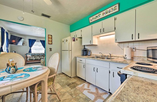 Whitney Beach Casa | ‘Lighthouse Cottage’ - Pet Friendly Bradenton Home