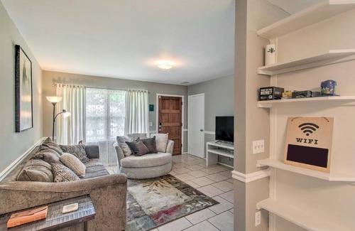 Country Club Estates Casa | Pet-Friendly Brunswick Retreat with Gas Grill!