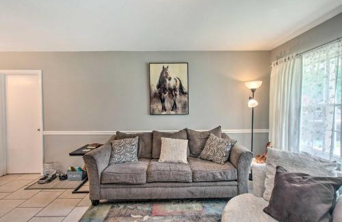 Country Club Estates Casa | Pet-Friendly Brunswick Retreat with Gas Grill!