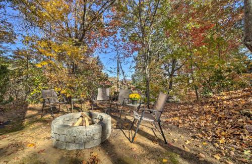 Almond Casa | Pet-Friendly Cabin - 1 Mi From Fontana Lake!