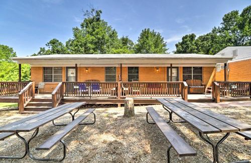Greers Ferry Casa | Pet-Friendly Cabin with Designated Boat Slip!