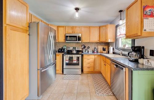 Canaan Casa | Pet-Friendly Canaan Home: Deck, Grill & Yard!