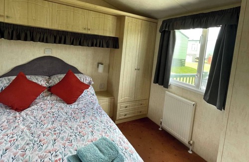 Hexham Cabina | Pet Friendly Caravan - Slaley Forest - Sleeps 4