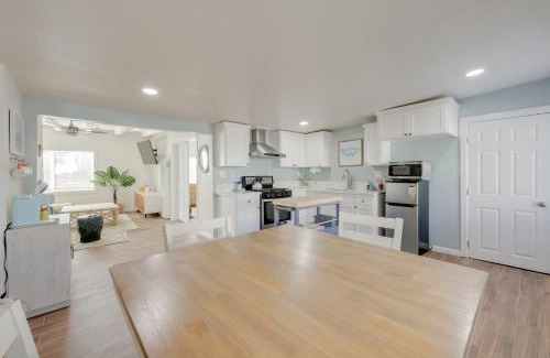 Cayucos Casa | Pet-Friendly Cayucos Home Walk to Public Beach!