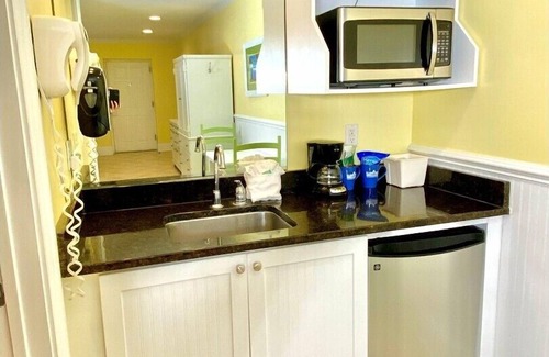 Atlantic Beach Hotel | Pet-friendly, Centrally Located, Walk to Beach! Unit 103