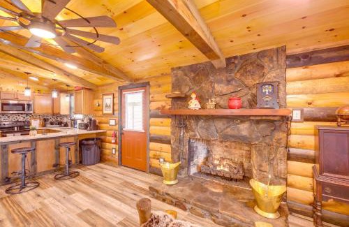 Lupton City Casa | Pet-Friendly Chattanooga Cabin with Hot Tub and Kayaks