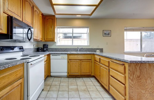 Citrus Heights Casa | Pet-Friendly Citrus Heights Home: Fenced Backyard!