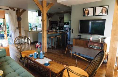 Langton Green Casa | Pet friendly country barn and forest retreat with a private hot tub
