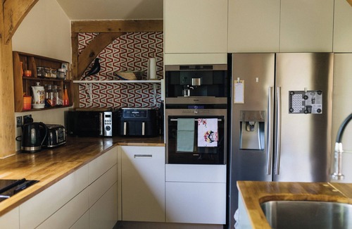 Langton Green Casa | Pet friendly country barn and forest retreat with a private hot tub