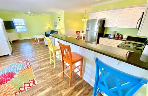 Atlantic Beach Hotel | Pet-friendly, Covered Porch, 3 Blocks to Beach! Unit 121