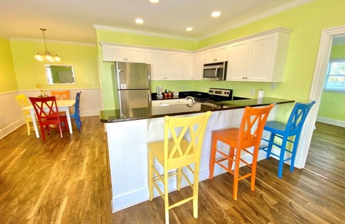Atlantic Beach Hotel | Pet-friendly, Covered Porch, 3 Blocks to Beach! Unit 121