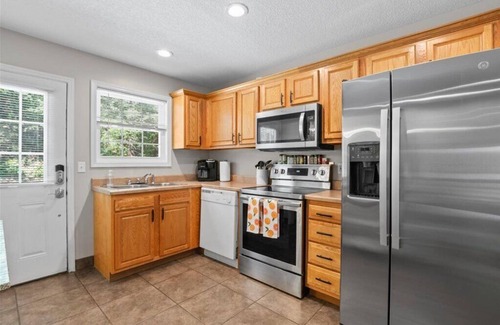 Sharps Chapel Condominio | Parson Shores Lodge # 1 Condominio aislado con muelle privado.