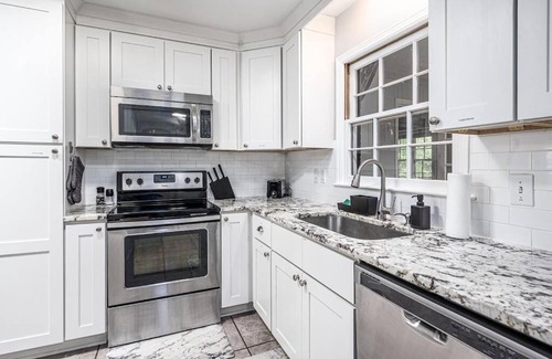 Durham Casa | Pet Friendly Cozy 3BRM fully Fenced yard