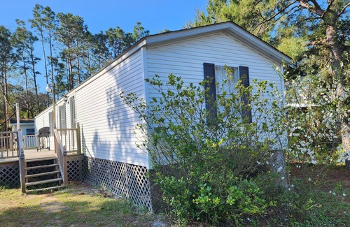 Shallotte Casa | Pet friendly, cozy getaway - 10 min to Holden Beach