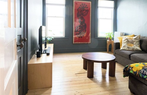 Oakdale Casa | Pet friendly, cozy home walking distance to everything Hudson has to offer.