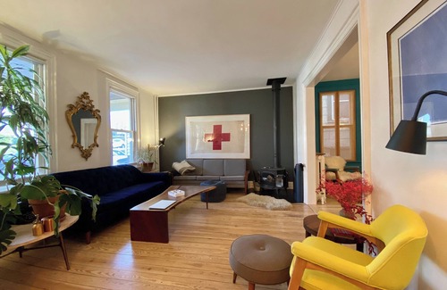 Oakdale Casa | Pet friendly, cozy home walking distance to everything Hudson has to offer.
