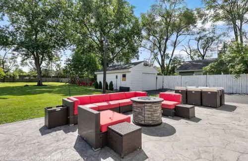 Naperville Casa | Pet Friendly Cozy North Naperville 3 BED/2 BA Home